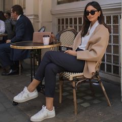 @cocobeautea Veja Campo Outfit, Spring Outfits Street Style, Spring Outfits Inspiration, Shorts Outfit Ideas, Casual Elegant Style, Street Style Spring, Veja Sneakers, Ootd Ideas, Shorts Outfit