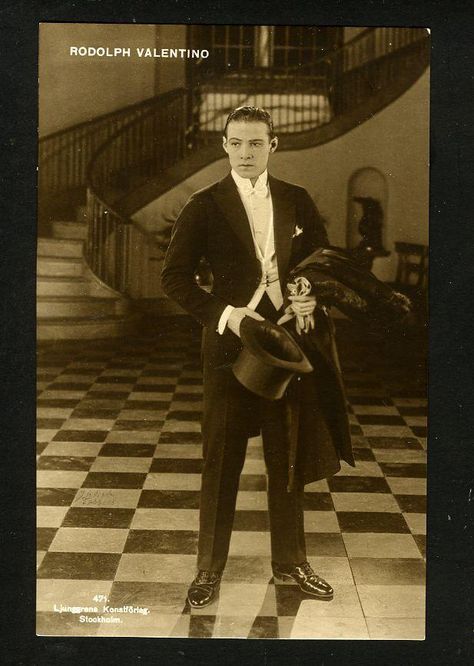 Rudolph Valentino Rudolf Valentino, Lgbtq History, French Postcards, Rudolph Valentino, Jane Russell, Silent Film Stars, Mae West, Gene Kelly, Film Stars