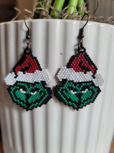 Handmade, beaded jewelry Delica Beaded Earrings Christmas, Grinch Seed Bead Earrings, Grinch Beaded Earrings, Christmas Beads Craft, Christmas Jewelry Diy, Beaded Christmas Decorations, Diy Earrings Easy, Seed Bead Jewelry Patterns, Seed Bead Crafts