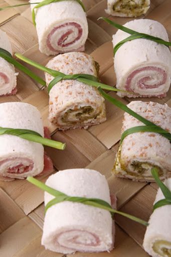 Canapes Recipes, Appetizer Sandwiches, Easy Ham, Party Appetizers Easy, Tea Party Food, Cold Appetizers, Cheese Appetizers, Clotted Cream, Tea Sandwiches