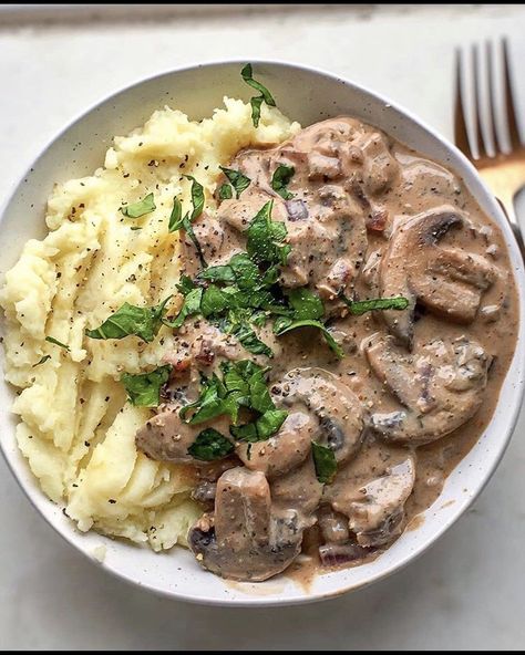 Comforting Meals, Plantbased Recipes, Mushroom Stroganoff, Healthy Food Dishes, Makanan Diet, Healthy Lifestyle Food, Healthy Food Motivation, Mashed Potato, Delicious Vegan Recipes