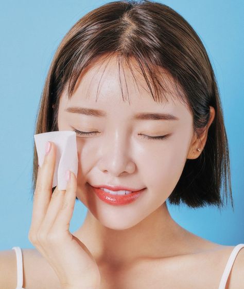 10 Smart Girl Skincare Resolutions to Make — and Actually Keep Bentuk Alis, Charcoal Teeth Whitening, Natural Hair Mask, How To Grow Eyebrows, Bob Hair, La Girl, Clean Face, 인물 사진, Face Scrub