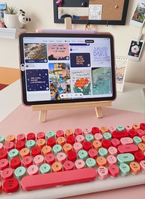 Desk Ipad Aesthetic, Ipad Keyboard Aesthetic, Mofii Keyboard, Ipad Desk Setup, Desk Aesthetic Study, Keyboards Aesthetic, Cute Keyboards, Aesthetic Study Space, Pink Danish Pastel