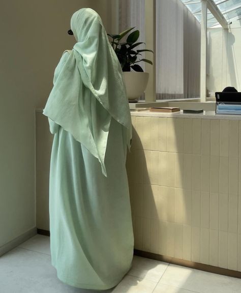 Nia Amroun, Khaleeji Abaya, Abaya Outfit, Muslimah Outfit, Stile Hijab, Modesty Outfits, Muslim Fashion Hijab Outfits, Modest Fits, Mode Abaya