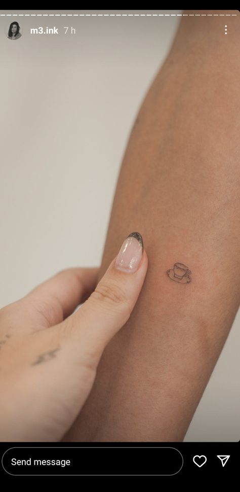 Noun Tattoo, Aesthetic Coffee Tattoo, Mini Teacup Tattoo, Tattoos To Get In London, Minimalist London Tattoo, Cute Teacup Tattoo, London Related Tattoos, Tiny London Tattoo, Fine Line Teacup Tattoo