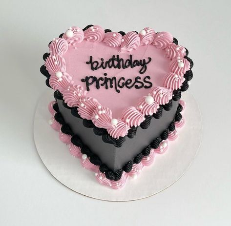 Black And Pink Heart Shaped Cake, 22 Year Old Birthday Cake, Pink And Black Heart Cake, Birthday Cake Black And Pink, Black And Pink Cake Birthdays, Pink And Black Birthday Theme, Pink And Black Cake Ideas, Pink And Black Party Theme, 34th Birthday Cake