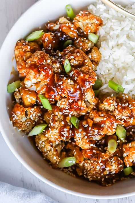 Sticky Sesame Cauliflower (Easy 30 Minute Recipe!) | Oven Baked Sticky Cauliflower Recipes, Bake Cauliflower Oven, Oven Baked Cauliflower Recipes, Sticky Cauliflower, Oven Baked Cauliflower, Baked Cauliflower Recipe, Baked Cauliflower Bites, Sesame Cauliflower, Sticky Sesame Cauliflower