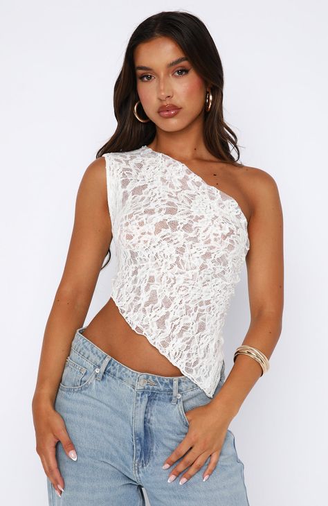 The It's A Love Story Lace Top White. Head online and shop this season's latest styles at White Fox. Express delivery and AfterPay available. Top In Pizzo, Lace Cami Top, Off Shoulder Crop Top, White Lace Top, Lace Cami, Lace Crop Tops, Shoulder Crop Top, One Shoulder Tops, Outfit Casual