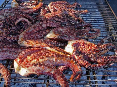 Grilled Octopus Marinade, Octopus Marinade Recipe, Smoked Octopus Recipe, Octopus Recipe, Seafood Sushi, Octopus Recipes, Calamari Recipes, Sardine Recipes, Grilled Seafood Recipes