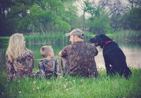 Family Hunting Pictures, Hunting Family Pictures, Couple Christmas Pictures, Hunting Couple, Hunting Photos, Hunting Family, Future Pictures, Christmas Couple Pictures, Cute Family Pictures