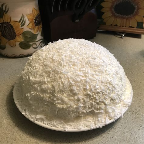 Snowball Cake Old Fashioned Snowball Cake, Coconut Snowball Cake, Snowball Dessert, Cake Box Hacks, Birthday Cupcake Recipes, Snowball Cake Recipe, Merry Christmas Food, Snowball Cake, Coconut Pound Cake