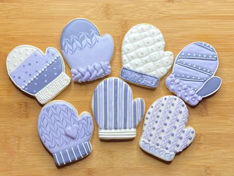 Sugar Cookie Mittens Decorating Ideas, Mitten Cookies Decorated, Mitten Sugar Cookies, Mitten Cookies, Sugar Cookie Decorating, Winter Cookies, Cookie Christmas, Winter Cookie, Decorating Cookies