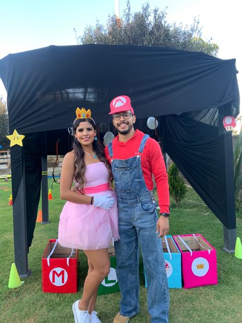 Peach Mario Bros, Peach Mario, Princesa Peach, Wacky Hair Days, Wacky Hair, Mario Brothers, Mario Bros., Hallows Eve, Couples Costumes