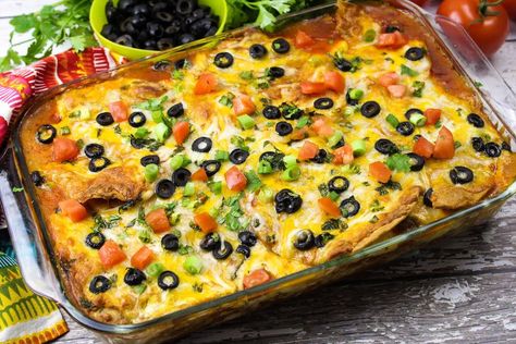 Robin's Enchilada Pie #enchilada #pie #comfort-food #justapinchrecipes Doritos Casserole, Enchilada Pie, Recipe Casserole, Dorito Casserole, Mexican Casserole Recipe, Kung Pao Chicken Recipe, Taco Toppings, Chicken Tikka Masala Recipes, Taco Pie