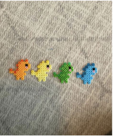 Tiny Hama Bead Designs, Small Animal Perler Bead Patterns, Tiny Perler Beads, Melts Beads Ideas, Dino Perler Beads, Perler Cute, Perler Bead Patterns Small Easy Cute, Perler Beads Ideas Easy Cute, Iron Beads Pattern