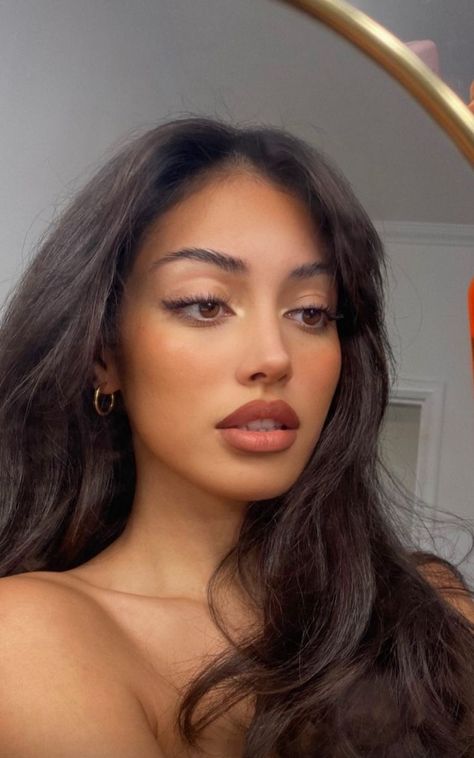 Tan Skin Makeup, Teknik Makeup, Feminine Makeup, Spanish Princess, Brown Girls Makeup, Natural Glam Makeup, Tanned Makeup, Latina Makeup, Soft Makeup Looks