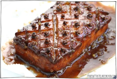 Brown Sugar & Mustard Glazed Tofu! Just 10 ingredients and easy to make. Inspired by glazed ham this tofu roast is the perfect centrepiece for Easter dinner or a holiday feast. #itdoesnttastelikechicken #veganrecipes #easterrecipe Tempeh Dishes, Tofu Loaf, Tofu Ham, Tofu Roast, Glazed Tofu, Vegan Breads, Vegan Soul Food, Cooking Vegan, Soy Curls