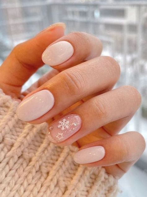 Simple Christmas Nails Round, Winter Nail Art Snowflakes, Winter Neutral Nails, Korean Nail Designs, Nails For Winter, Winter Nail Colors, Neutral Nail Designs, Korean Nail, Korean Nail Art