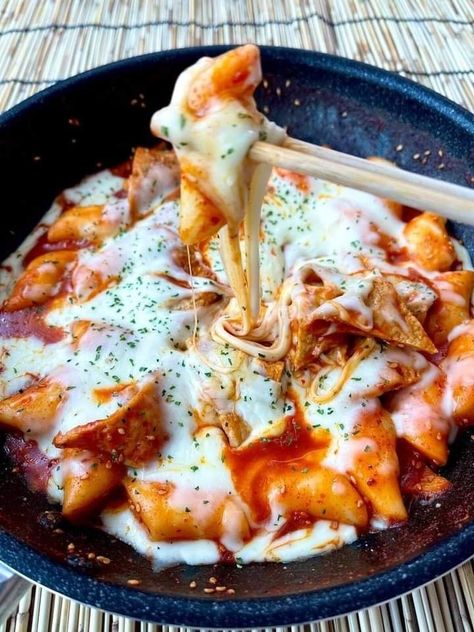 Cheese Tteokbokki Aesthetic, Cheese Tteokbokki Recipe, Cheese Tteokbokki, Food Polls, Bamboo Hut, Tteokbokki Recipe, Korean Street Food, Korean Dishes, Asian Foods