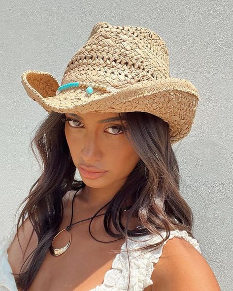 Dixie D'Amelio is a Coastal Cowgirl in Teeny White Bikini and Straw Cowboy Hat Cowboy Hat Brown, Brown Cowboy Hat, Cowgirl Outfit, Straw Cowboy Hat, Cowgirl Aesthetic, Festival Hat, Western Girl, Coachella Outfit, Festival Accessories