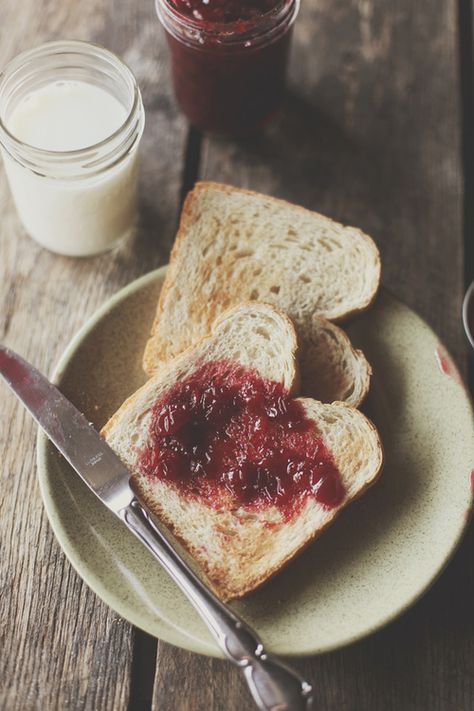 22) Breakfast toasts | Hannah Queen on Flickr, December 2010 Bread With Jam, Bread Jam, Breakfast Bread, Breakfast Toast, Coffee Breakfast, Homemade Jam, Breakfast Breads, Perfect Desserts, Cup Of Tea