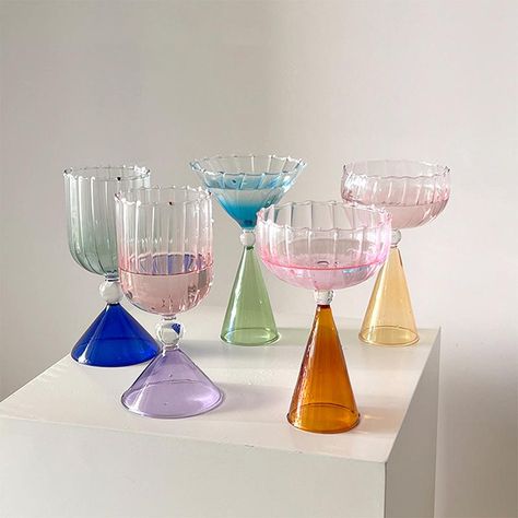 Colored Drinking Glasses, Rainbow Cocktail, Champagne Margaritas, Colored Wine Glasses, Unique Glasses, Cocktail Cup, Colorful Cocktails, Margarita Cocktail, Ice Cream Cup