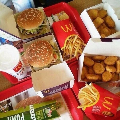 Mcdonalds Fast Food, Sleepover Food, Junk Food Snacks, My Princess, Food Goals, Favorite Snack, Food Obsession, Korean Food, Food Cravings