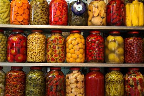 Summer Veggies, Pickled Veggies, Smen, Pickled Vegetables, Home Canning, Dehydrated Food, Summer Vegetable, Pickling Recipes, Fermented Foods