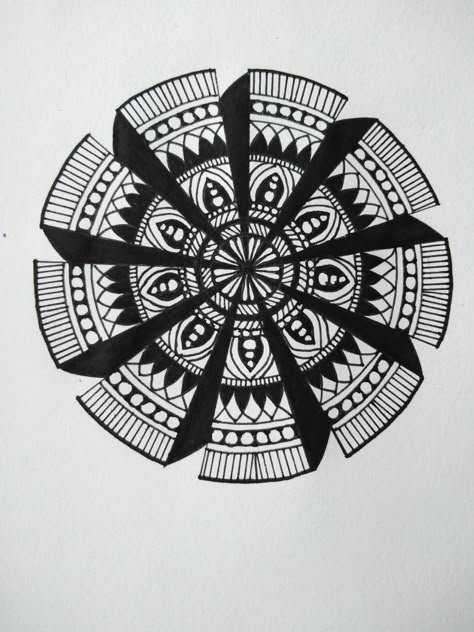 Drawing Book Ideas, Pen Mandala, Art Mandala Design, Simple Mandala Design, Best Sketches, Line Art Ideas, Lotus Drawing, Painting Composition, Diy Mandala