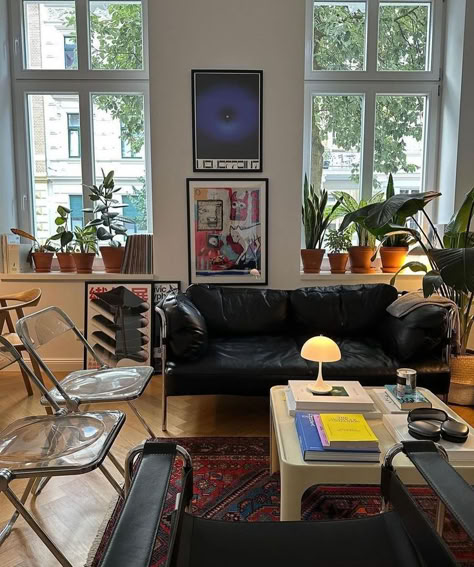 Small Apartment Colorful, Nyc Apartment Inspiration, Apartment Grunge, Grunge Interior Design, 80s Decor Interior Design, Industrial Scandinavian Interior, Black Couch Living Room Ideas, Mens Apartment, Apartment Decor Inspiration