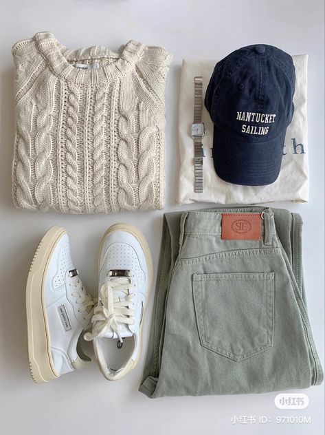 Clothes Flatlay Ideas, Flatlay Photography Clothing, Flatlay Outfit, Outfit Flatlay, Japanese Street Fashion Men, Flatlay Clothes, T-shirt Photography, Everyday Casual Outfits, Guys Clothing Styles