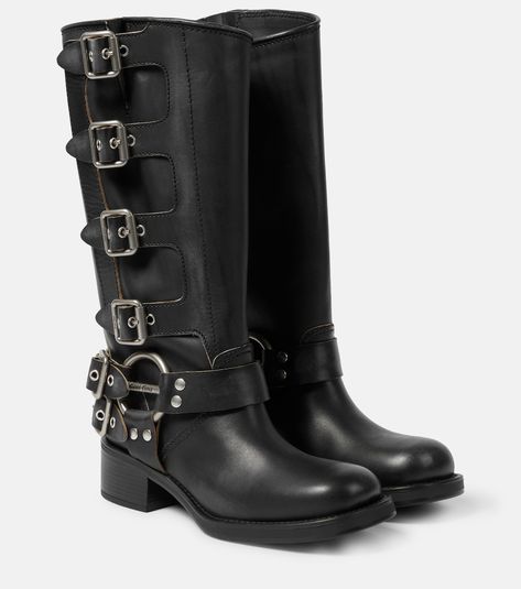 Leather biker boots in black - Miu Miu | Mytheresa Miu Miu Biker Boots, Miu Miu Boots, Outfit Minimalista, Summer Shoes Heels, Racing Boots, Bridal Bag, Outfit Chic, Miuccia Prada, Classic Bags