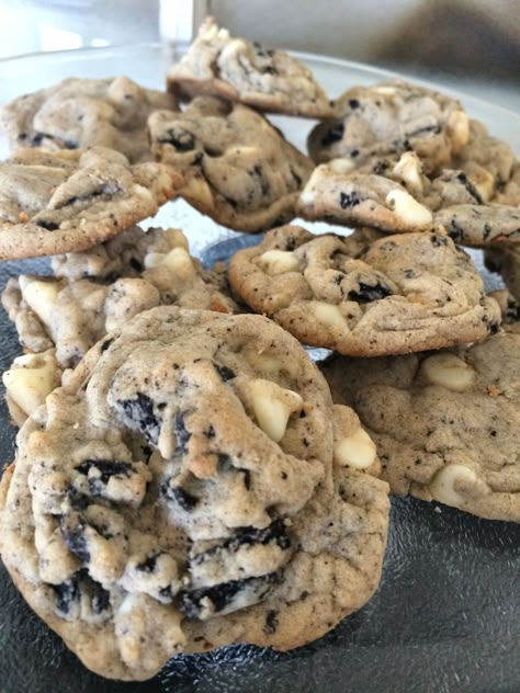 Chocolate Chip Oreo Cookies, Oreo Bars, Chocolate Chip Dip, Oreo Frosting, Oreo Stuffed Chocolate Chip Cookies, Oreo Biscuits, Oreo Milkshake, Oreo Flavors, White Chocolate Chip