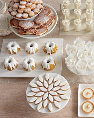 White Dessert Tables, Buffet Dessert, White Desserts, Traditional Wedding Cake, Mini Bundt Cakes, Sweet Tables, All White Party, Dessert Display, Wedding Dessert