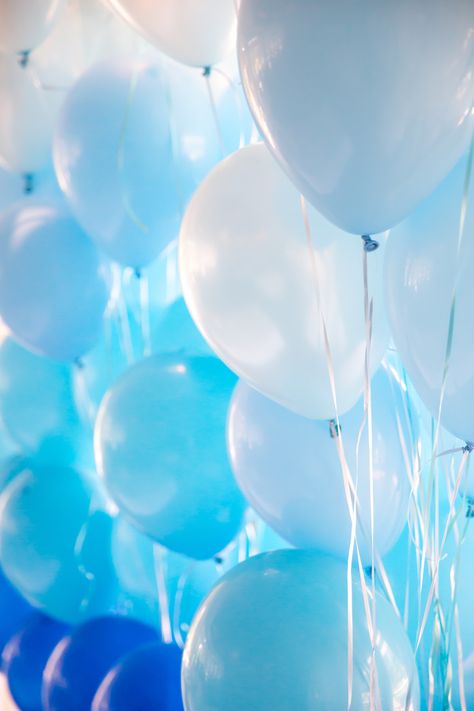 Ombre balloon wall from a You Are My Sunshine Yellow & Blue Birthday Party on Kara's Party Ideas | KarasPartyIdeas.com (7) Blue Birthday Wallpaper, Blue Balloons Aesthetic, Blue Balloons Background, Blue Birthday Aesthetic, Birthday Background Aesthetic, Birthday Aesthetic Wallpaper, Birthday Wallpaper Aesthetic, Birthday Background Wallpaper, Blue Birthday Party