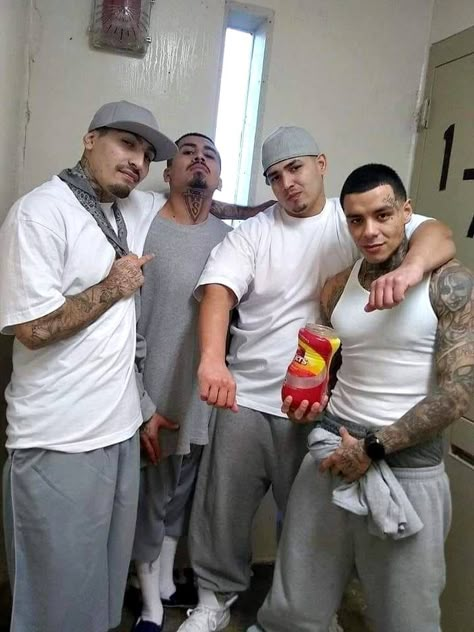 Cholo Tattoo, Hot Mexican Men, Hispanic Aesthetic, Men 90s, Chicano Love, Gang Culture, Estilo Cholo, On My Block, Cholo Style