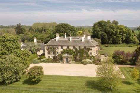 Field Shelters, Snooker Room, Country Manor House, British Homes, English Estate, Luxury Properties, Bedroom Country, Country Manor, Traditional Cottage