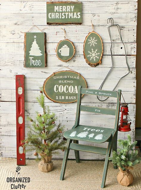 Vintage Wood Art, Christmas Decor Signs, Christmas Woodworking, Farmhouse Thrift Store Makeovers, Christmas Extravaganza, Organized Clutter, Christmas Signs Diy, Snowflake Stencil, Xmas Art