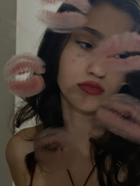 Kiss On Mirror Lipstick, Mirror Kisses, Aesthetic Pose, Photo Pinterest, Vibe Aesthetic, Red Lipstick, Dark Aesthetic, Photo Ideas, Kiss