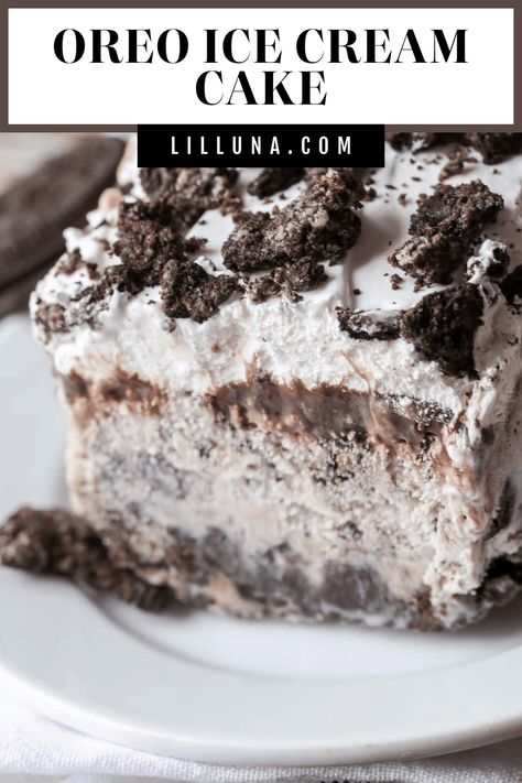 Oreo Ice Cream Cake makes for the perfect no-bake dessert during warm summer months. Best of all, it only takes 5 simple ingredients! #oreoicecreamcake #icecreamcake #oreo #icecream #cake Oreo Ice Cream Sandwich, Oreos Cookies, Oreo Ice Cream Cake, Easy Ice Cream Cake, Homemade Ice Cream Cake, Ice Cream Sandwich Cake, Cream Cake Recipe, Lil Luna, Ice Cream Cake Recipe