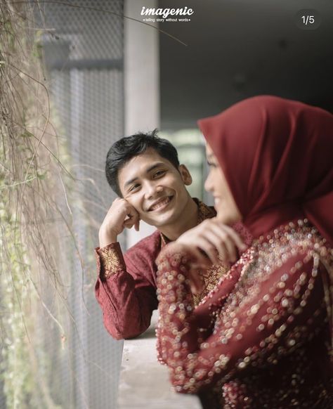 Pose Pengantin, Engagement Wishes, Pre Wedding Photoshoot Outfit, Engagement Photography Poses, Couple Engagement Pictures, Engagement Inspo, Engagement Poses, Engagement Photo Poses, Wedding Mood Board