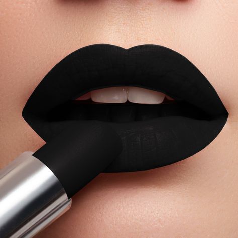 Black is class🖤 Makeup Ideas Black Lipstick, Matte Black Lipstick, Black Lip Halloween Makeup, Black Ombre Lipstick, Black Matte Lipstick, Goth Makeup Black Lipstick, Perfect Lip Color, Lip Art Makeup, Batons Matte