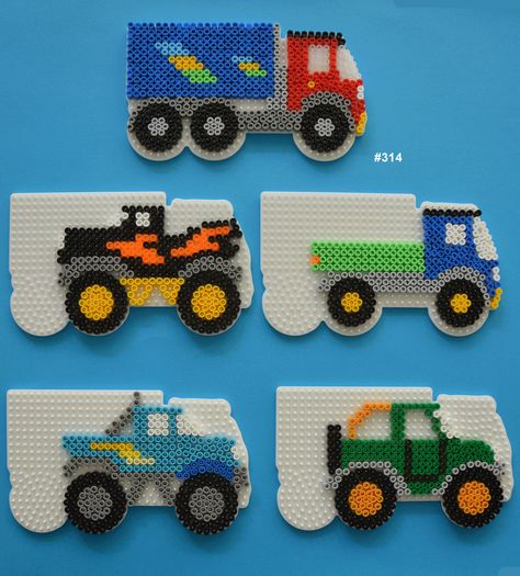 HAMA - Trucks Perler Bead Designs, Christmas Perler Beads, Red Truck Christmas, 3d Perler Bead, Fuse Bead Patterns, Art Perle, Perler Bead Templates, Diy Perler Bead Crafts, Motifs Perler