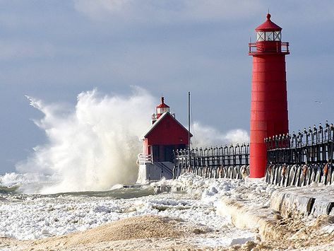 Winter storm at Grand Haven | by ER Post Michigan Lighthouses, Lighthouse Photos, Lighthouse Pictures, Lighting The Way, Grand Haven, Beautiful Lighthouse, Beacon Of Light, Sequoia National Park, Guiding Light