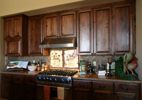 photo courtesy of Arto Brick flickr.com/photos/artobrick/15832697773/ Update Tuscan Kitchen, Tuscan Style Decorating, Tuscan Decor Ideas, Tuscan Tile, Travertine Floor Tile, Tuscany Decor, Tuscan Art, Tuscan Bathroom, Travertine Floor