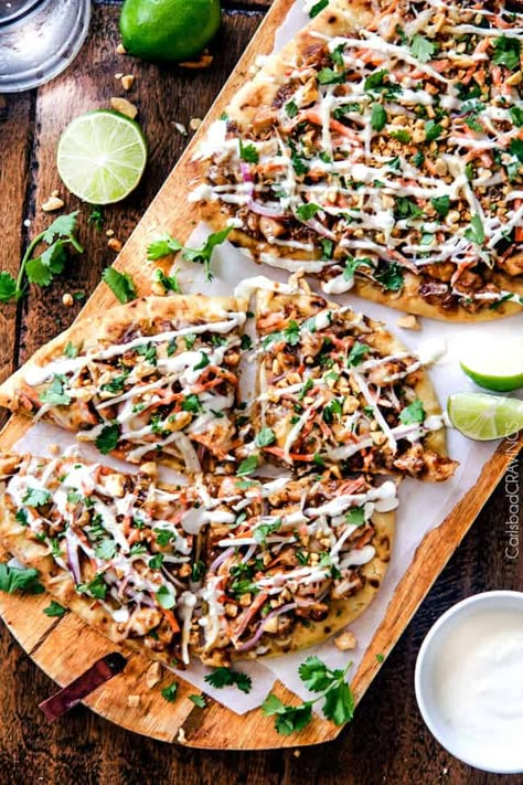 Thai Chicken Flatbread, Thai Chicken Pizza, Chicken Flatbread Pizza, Avocado Pizza, Naan Pizza Recipes, Naan Flatbread, Prosciutto Pizza, Chicken Flatbread, Naan Pizza