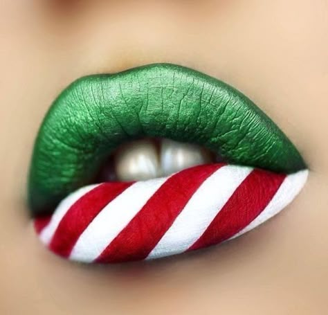 Candy Cane Makeup, Christmas Lips, Crazy Lipstick, Christmas Party Makeup, Christmas Makeup Ideas, Christmas Face Painting, Christmas Eye Makeup, Holiday Lip, Lip Art Makeup