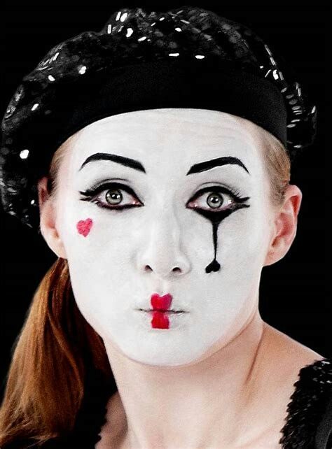 Mime Halloween Costume, David Bowie Makeup, Circus Makeup, Mime Makeup, Zombie Halloween Costumes, Pantomime, A Clown, Group Halloween Costumes, Clown Makeup