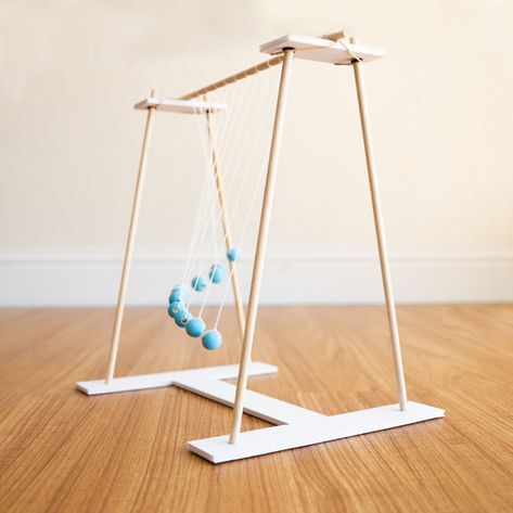 Pendulum Wave Toy | DIY for Beginners | KiwiCo Diy Moving Toys, Diy For Beginners, Kinetic Toys, Physics Projects, Newton's Cradle, Toy Diy, Science Projects For Kids, Diy Science, Diy Projects For Beginners