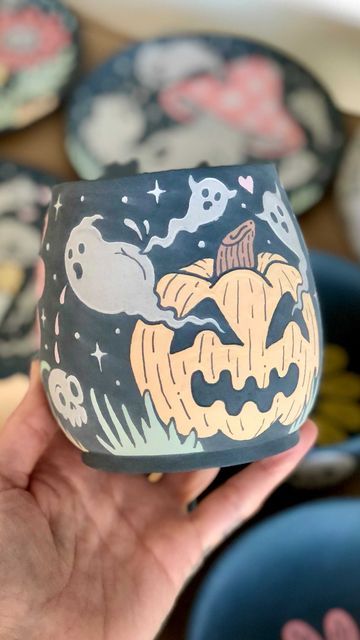 Spooky Mug Ideas, Painted Pottery Halloween, Halloween Mug Designs, Spooky Pottery Painting Ideas, Pottery Painting Pumpkin, Ceramic Painting Halloween, Spooky Pottery Painting, Halloween Ceramic Painting, Halloween Pottery Ideas Painted